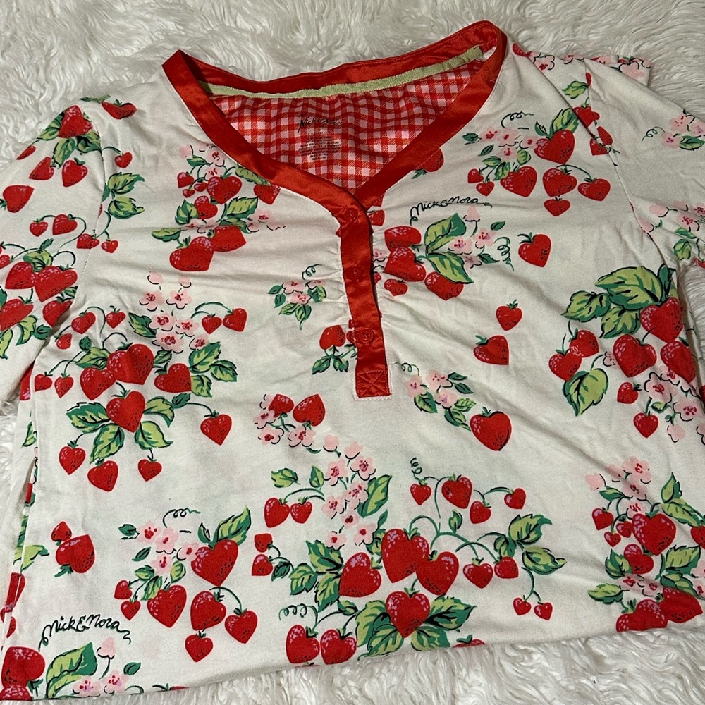 Nick & Nora Rare Strawberry Lips  Sleep dress Nightgown